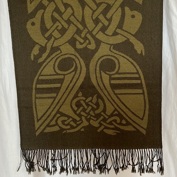 Irish Scarf Olive Green Evergreen Wool Celtic Knot Bird Traditional Design - Picture 14 of 16